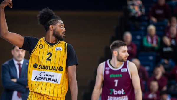 Išretėję šiauliečiai tritaškiais suvarpė ir parbloškė „Lietkabelį“