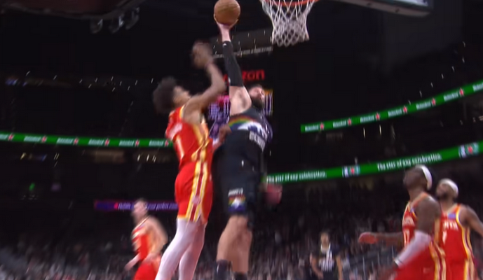 Tarp gražiausių NBA nakties epizodų – J. Valančiūno dėjimas