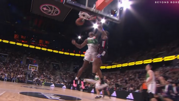 „Paris“ aukštaūgio dėjimas į „Žalgirio“ krepšį - gražiausias Eurolygos turo epizodas