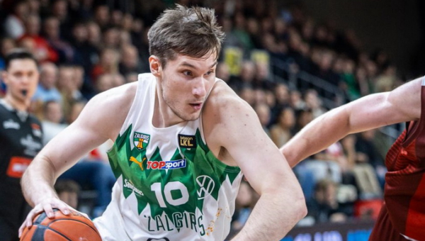 Po pertraukos atitrūkęs „Žalgiris“ laimėjo Utenoje