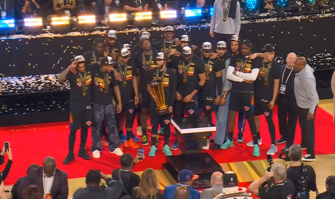 „Knicks“ įveikė „Spurs“ ir tapo NBA taurės laimėtoja (VIDEO)