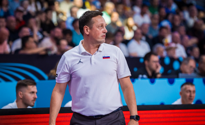 Slovėnijos rinktinę toliau treniruos A. Sekuličius