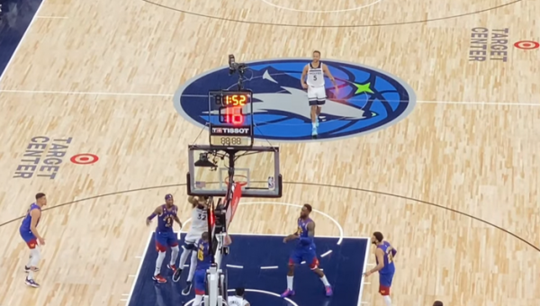 Nukeltos NBA rungtynės Mineapolyje