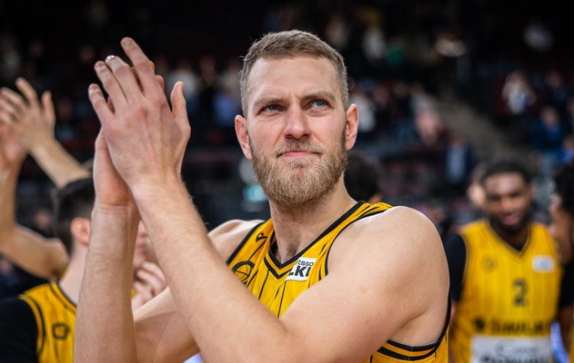 S.S. Vene apie lietuvių kalba: „Kai atsakau lietuviškai, pamatau dideles akis“