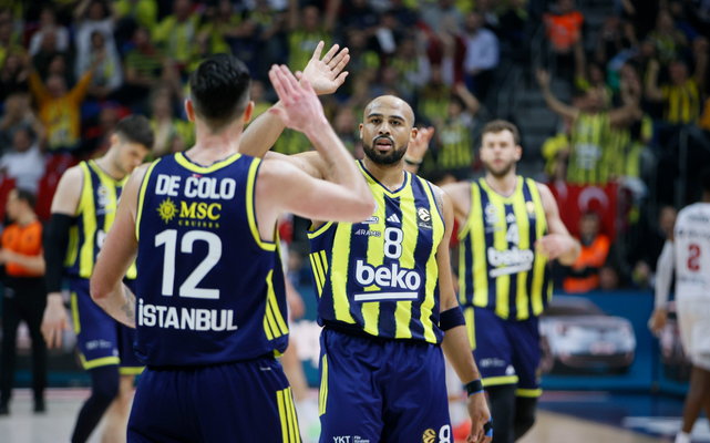 Š. Jasikevičiaus kariauna tik po atkaklios kovos įveikė M. Sajaus ekipą