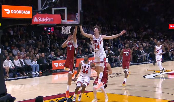 M. Buzelio blokas pateko į gražiausių nakties epizodų rinkinį (VIDEO)