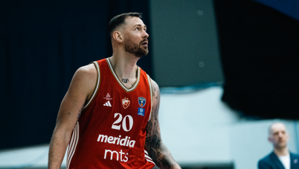 Įspūdingas D. Motiejūnas nepadėjo – „Crvena Zvezda“ netikėtai pralaimėjo Belgrado derbį