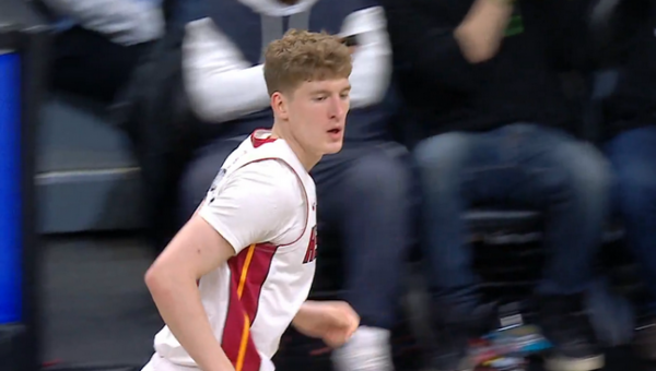 K. Jakučionio klubas sutriuškino M. Buzelio ekipą (J. Valančiūno komanda - pralaimėjo)