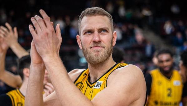 Antroje dalyje atsipalaidavę šiauliečiai apgynė namų tvirtovę nuo „Gargždų“