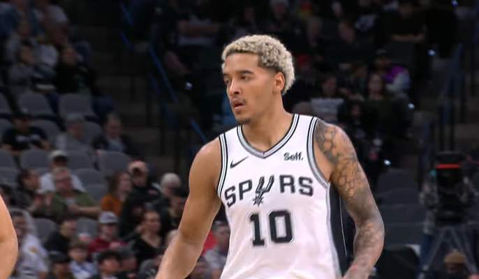 „Spurs“ palikęs J. Sochanas karjerą tęs Niujorke