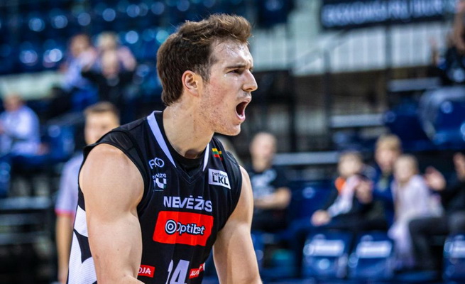 T. McLaughlino tritaškis išplėšė pratęsimą, o kėdainiečiai palaužė „Jonavą Hipocredit“