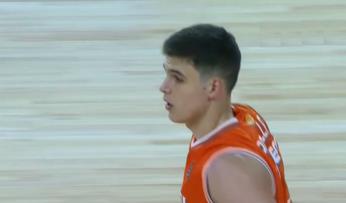 „Valencia“ išsaugojo puolėją