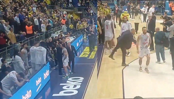 M. Jamesas viešai atsiprašė komandos draugo (VIDEO)