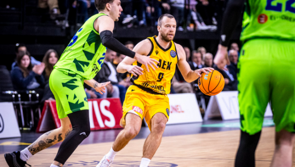 Trijų lietuvių akistata baigėsi AEK pergale (M. Normanto klubas įveikė M. Sajaus ekipą)