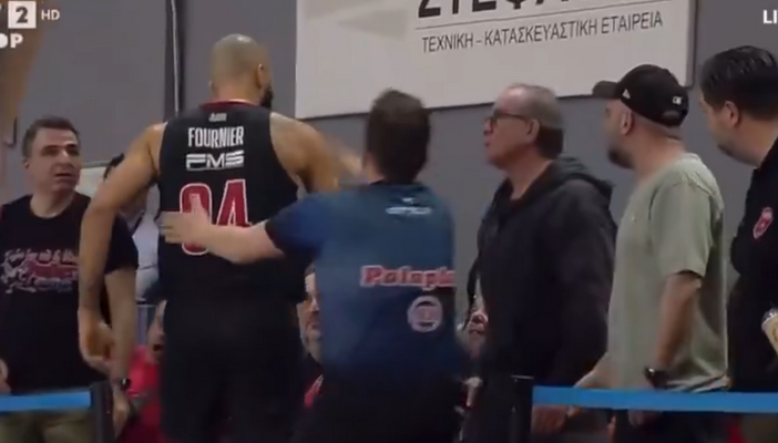 Graikijos lygos rungtynėse - E. Fournier išpuolis prieš sirgalių (VIDEO)