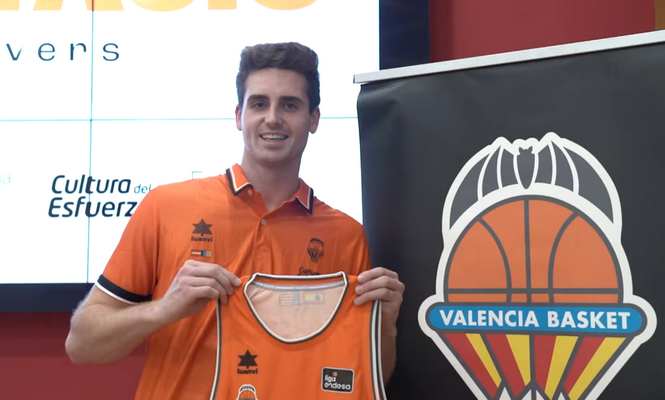 Oficialu: „Valencia“ ilgam išsaugojo N. Reuversą