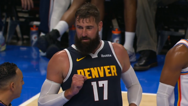 J. Valančiūnas žaidė galingai, o „Nuggets“ įveikė „76ers“ („Heat“ nusileido „Hornets“)