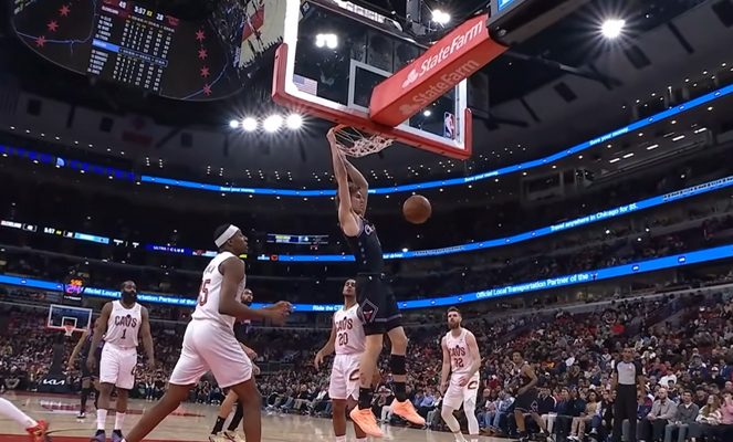 Efektinga M. Buzelio ataka - tarp gražiausių praėjusios nakties epizodų (VIDEO)