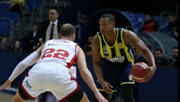 D. Hallas paliks „Fenerbahče“