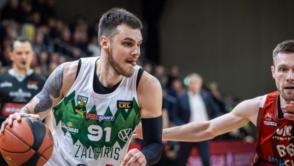 Žaidėjus patausojęs „Žalgiris“ turėjo paprakaituoti dėl pergalės Utenoje