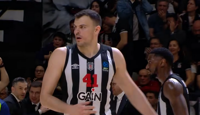 „Bešiktaš“ ir „Turk Telekom“ iškovojo pergales Europos taurės pusfinaliuose