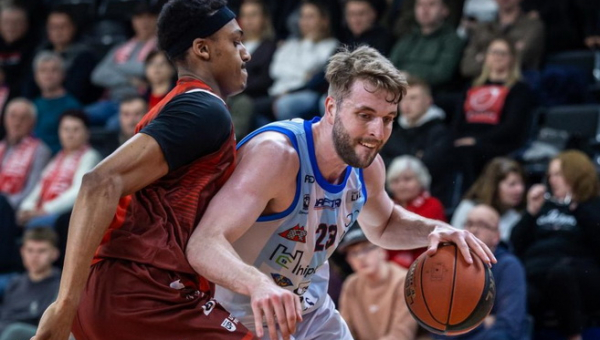 Kosminė kova Utenoje: B. Krikkes dėjimas ir atšaukta pražanga lėmė jonaviečių pergalę