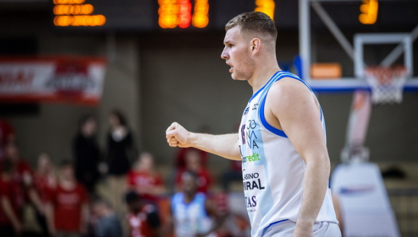 „Jonavos“ gretas palieka T. Budrys