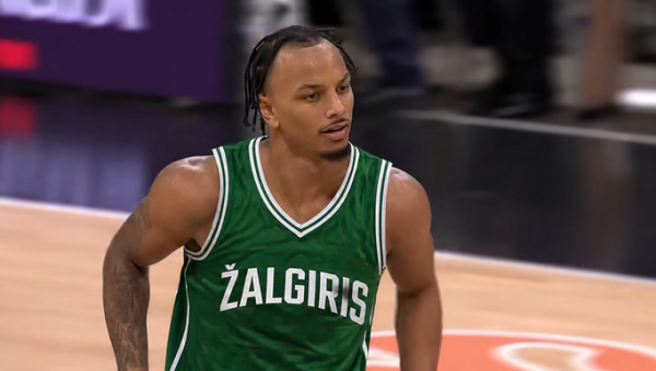 Sukluskite: J. Robinsonas atskleidė, ar svarsto „Žalgirio“ pasiūlymą