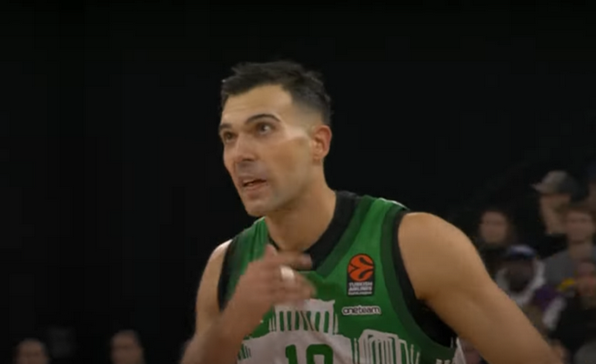 Aišku, kiek laiko žaisti negalės K. Sloukas