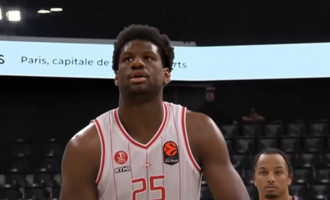 D. Oturu turėtų likti „Hapoel“ komandoje