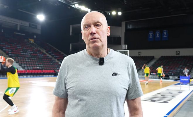 R. Kurtinaitis padėkojo už darbą dviem Lietuvos rinktinės žaidėjams