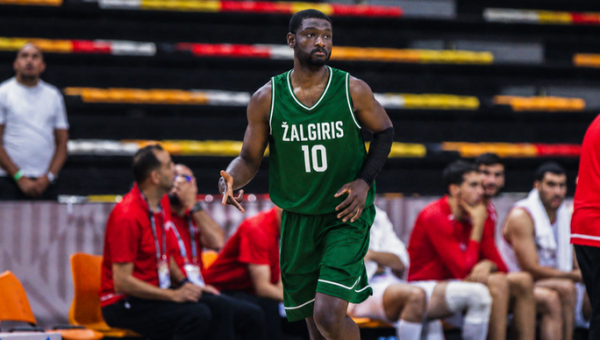 Lenktynės dėl Ch. Metu parašo: aiškėja, kokį pasiūlymą „Žalgiris“ pateikė aukštaūgiui