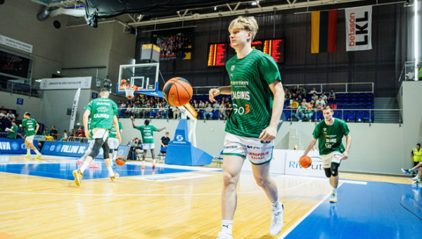 D. Buika išvyksta į NCAA