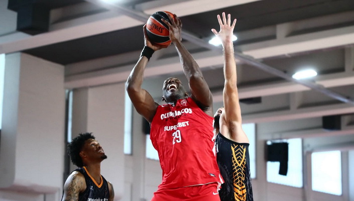 „Olympiacos“ su Dunstono pagalba įveikė Kulbokos ekipą (mačą stebėjo Antetokounmpo)