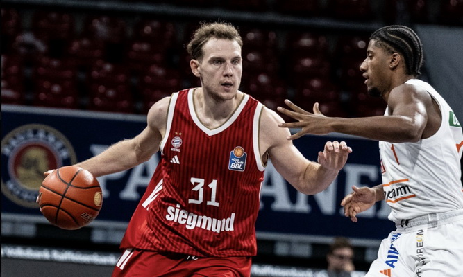 R. Jokubaitis po metų pertraukos sužaidė rungtynes, o „Bayern“ iškovojo pergalę