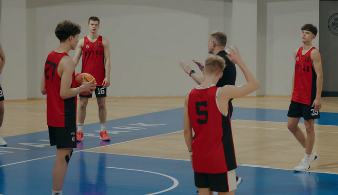 „Rytas“ kuria jaunimo programos mecenatų klubą