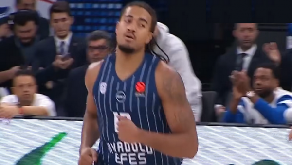 B. Dessertas išvyksta į NCAA – „Anadolu Efes“ gaus 750 tūkst. dolerių