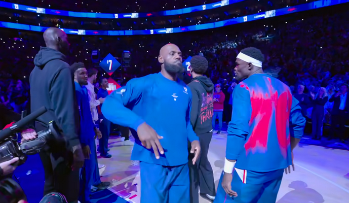 L. Jamesas su „76ers“ panaikino 29 taškų deficitą