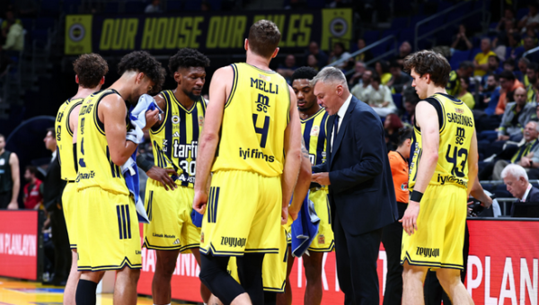 „Fenerbahče“ palaužė „Olympiacos“, o „Valencia“ įveikė „Paris“